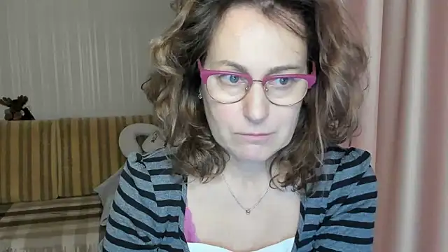 lauraoven online show from 03/18/25, 09:34