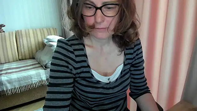 lauraoven online show from 05/10/26, 08:07
