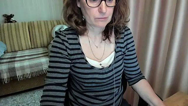 lauraoven online show from 05/29/26, 07:14