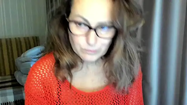 lauraoven online show from 11/05/25, 07:55