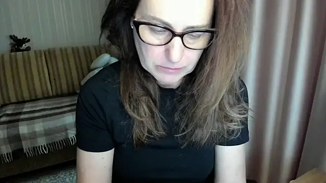 lauraoven online show from 03/09/26, 02:31