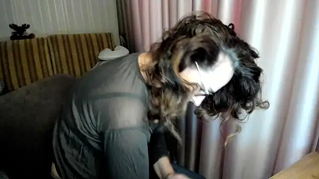 lauraoven online show from 02/01/26, 01:09