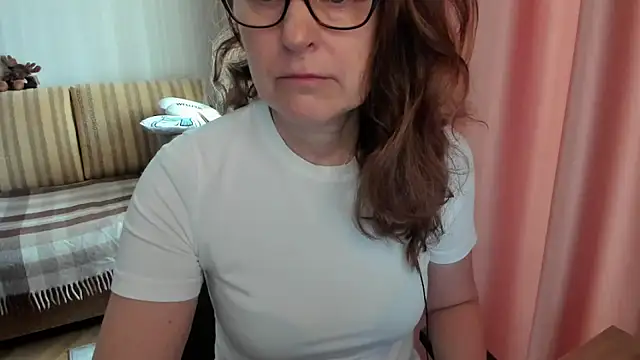 lauraoven online show from 03/27/26, 06:55