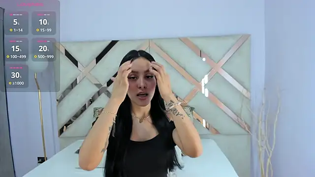 tati saldarriaga online show from 11/18/25, 08:01