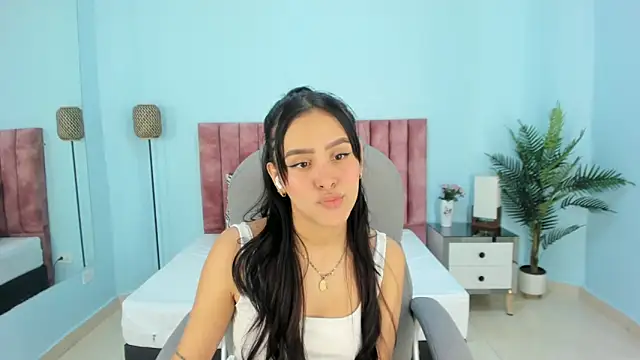 tati saldarriaga online show from 02/07/26, 02:36