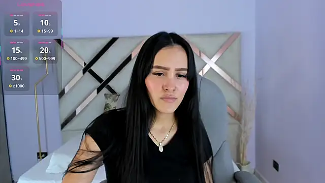 tati saldarriaga online show from 11/12/25, 09:07