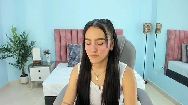 tati saldarriaga online show from 02/12/26, 03:01