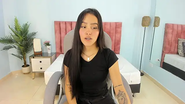 tati saldarriaga online show from 02/16/26, 07:56