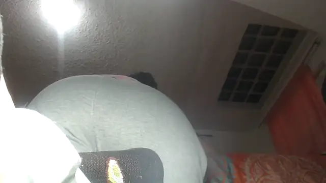 Snapshot of prettyangelsquirt chatting on 03/27/26, 09:38 prettyangelsquirt online show from 03/27/26, 09:38