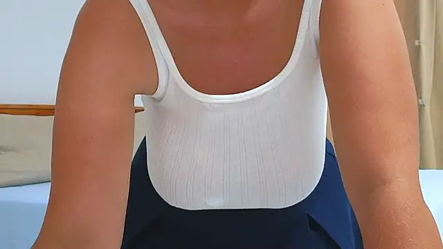 CurvyJules69 online show from 03/11/26, 04:50