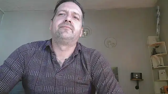 Snapshot of matrikes1 chatting on 03/07/26, 02:00 matrikes1 online show from 03/07/26, 02:00