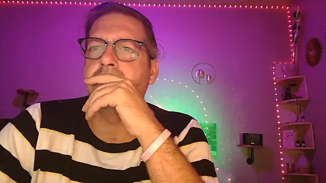 matrikes1 online show from 10/31/25, 07:43