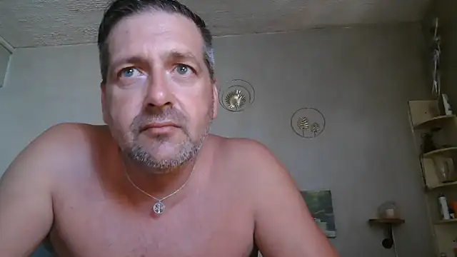 Snapshot of matrikes1 chatting on 06/22/26, 03:42 matrikes1 online show from 06/22/26, 03:42