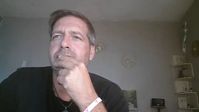 matrikes1 online show from 10/15/25, 02:47