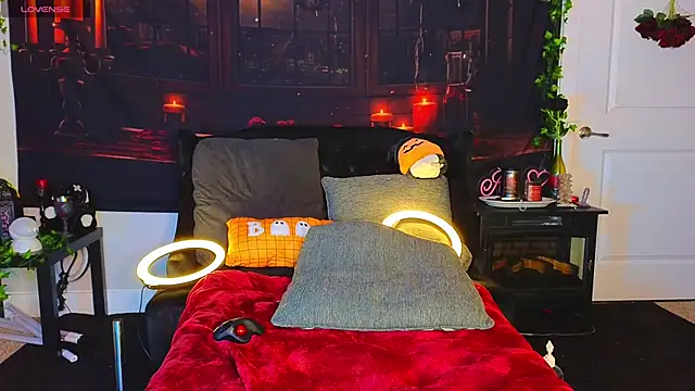 Ivey and James online show from 11/01/25, 09:19