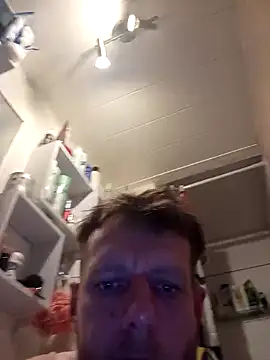 Snapshot of Kw8585kw chatting on 11/29/25, 12:00 Kw8585kw online show from 11/29/25, 12:00