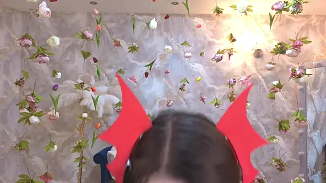 Snapshot of CloudGrace chatting on 06/20/26, 06:24 CloudGrace online show from 06/20/26, 06:24