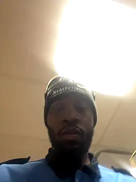 Snapshot of danieldonte chatting on 11/16/25, 12:21 danieldonte online show from 11/16/25, 12:21