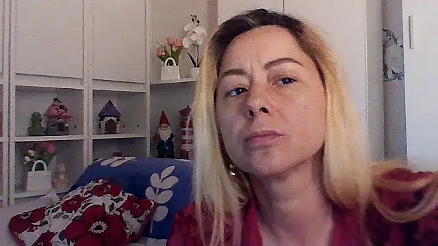 Snapshot of spell_of_love chatting on 05/18/26, 05:18 spell of love online show from 05/18/26, 05:18