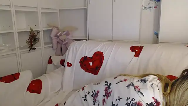 Snapshot of spell_of_love chatting on 10/06/25, 02:13 spell of love online show from 10/06/25, 02:13