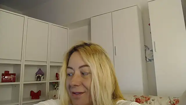 spell of love online show from 03/29/26, 03:57