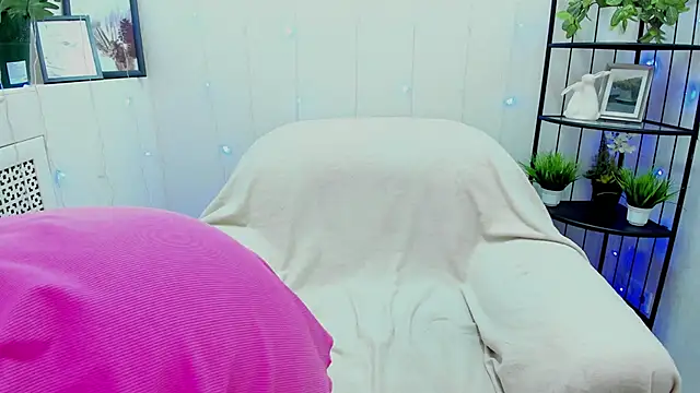 Erika Lov online show from 10/25/25, 01:38