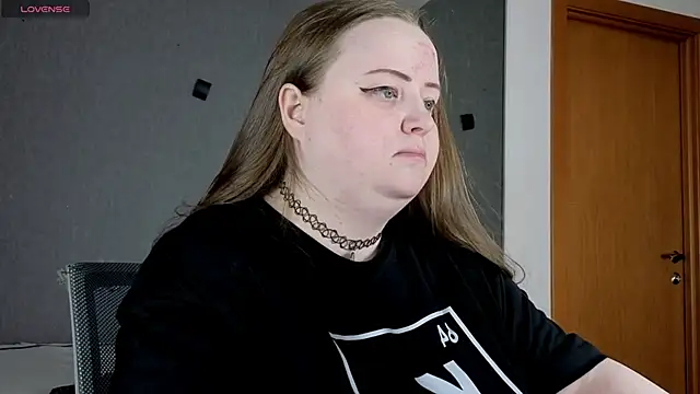 EMMA  CONNOR online show from 09/30/25, 07:25