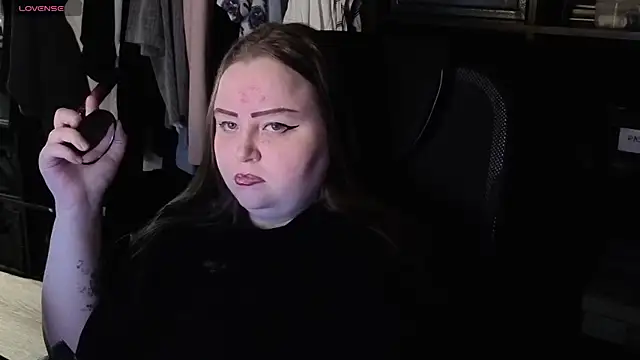 EMMA  CONNOR online show from 11/21/25, 12:42