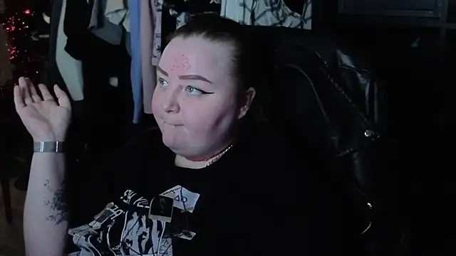 EMMA  CONNOR online show from 11/27/25, 07:47