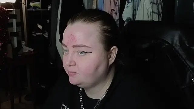 EMMA  CONNOR online show from 11/28/25, 09:04