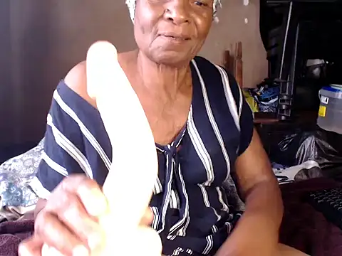 NaughtyGranny online show from 11/18/25, 09:56