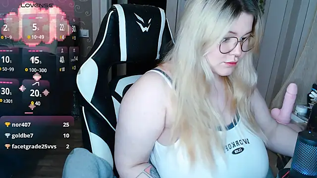 Snapshot of Mini_Mo chatting on 02/06/25, 01:54 Mini Mo online show from 02/06/25, 01:54