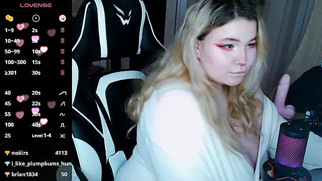 Snapshot of Mini_Mo chatting on 02/20/25, 02:02 Mini Mo online show from 02/20/25, 02:02