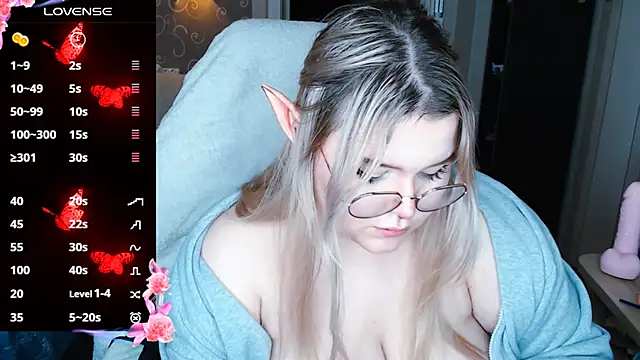 Snapshot of Mini_Mo chatting on 12/17/24, 09:17 Mini Mo online show from 12/17/24, 09:17