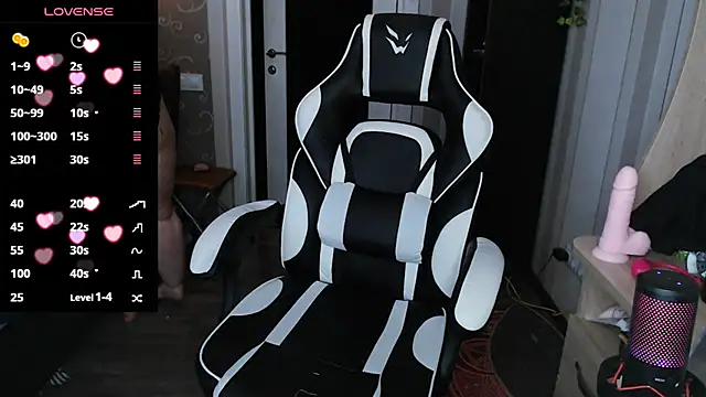 Snapshot of Mini_Mo chatting on 02/21/25, 08:29 Mini Mo online show from 02/21/25, 08:29