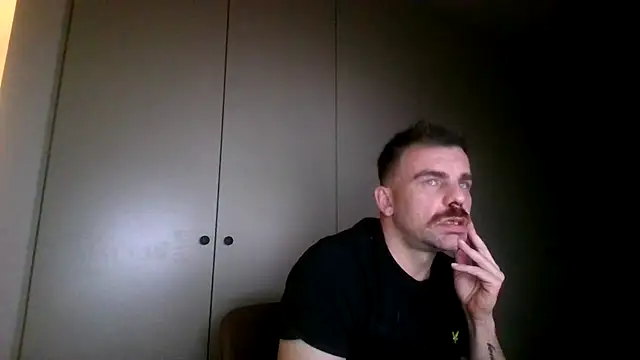 Snapshot of mrbigballs chatting on 10/26/25, 11:38 mrbigballs online show from 10/26/25, 11:38