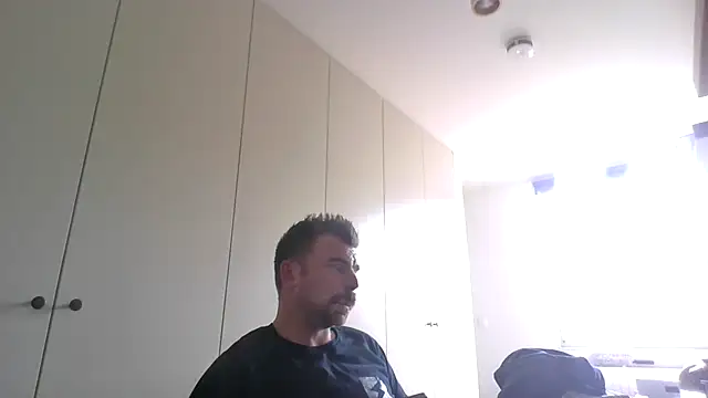 Snapshot of mrbigballs chatting on 09/15/25, 11:21 mrbigballs online show from 09/15/25, 11:21