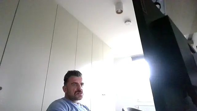 Snapshot of mrbigballs chatting on 10/03/25, 03:35 mrbigballs online show from 10/03/25, 03:35