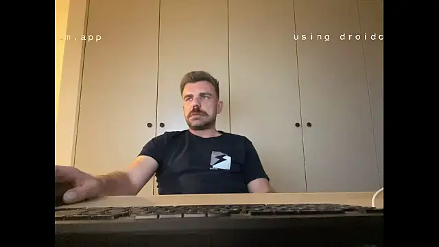 Snapshot of mrbigballs chatting on 09/28/25, 05:42 mrbigballs online show from 09/28/25, 05:42