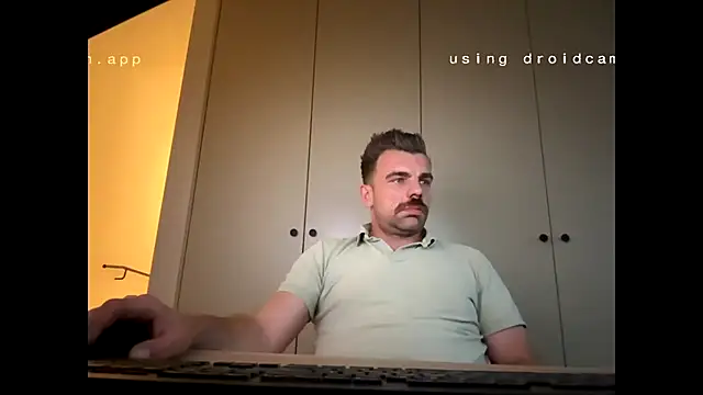 Snapshot of mrbigballs chatting on 10/08/25, 04:51 mrbigballs online show from 10/08/25, 04:51