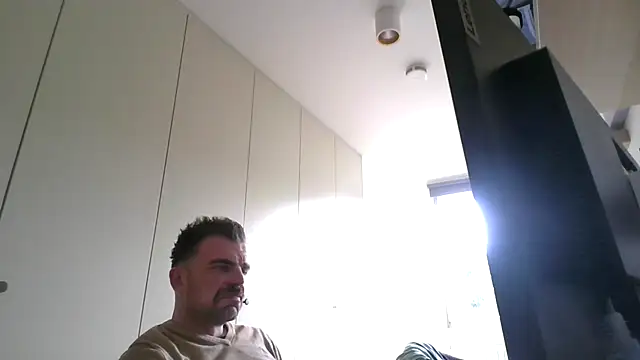 Snapshot of mrbigballs chatting on 10/02/25, 01:47 mrbigballs online show from 10/02/25, 01:47