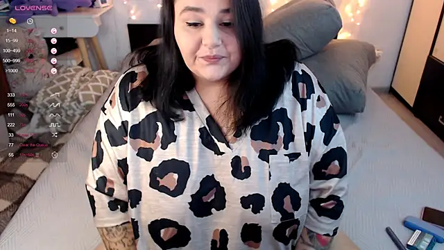 Snapshot of naughtykiss chatting on 10/25/25, 05:50 naughtykiss online show from 10/25/25, 05:50