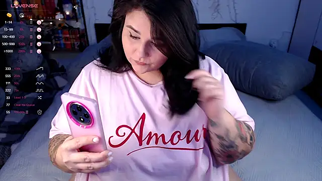 Snapshot of naughtykiss chatting on 11/06/25, 04:49 naughtykiss online show from 11/06/25, 04:49