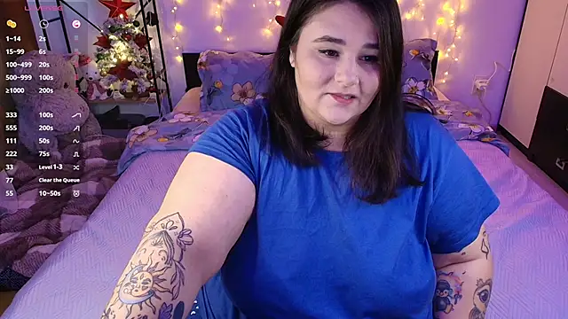 Snapshot of naughtykiss chatting on 12/15/25, 12:33 naughtykiss online show from 12/15/25, 12:33