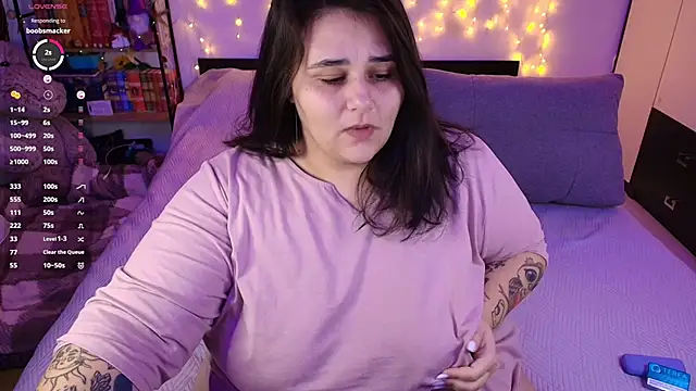 Snapshot of naughtykiss chatting on 11/18/25, 06:28 naughtykiss online show from 11/18/25, 06:28