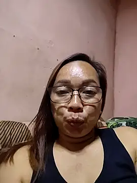 Snapshot of asianwet4u chatting on 02/15/26, 02:27 asianwet4u online show from 02/15/26, 02:27