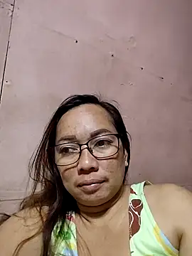 Snapshot of asianwet4u chatting on 02/13/26, 03:17 asianwet4u online show from 02/13/26, 03:17