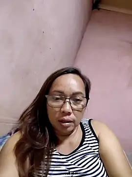 Snapshot of asianwet4u chatting on 02/17/26, 04:04 asianwet4u online show from 02/17/26, 04:04