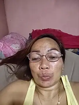 Snapshot of asianwet4u chatting on 12/20/25, 03:04 asianwet4u online show from 12/20/25, 03:04