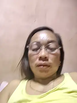 Snapshot of asianwet4u chatting on 12/21/25, 03:08 asianwet4u online show from 12/21/25, 03:08